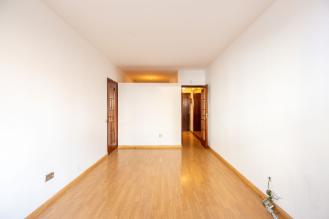 Huoneisto myytävänä Barcelona, Espanja, 2 makuuhuonetta, No. 141078 - kuva 3