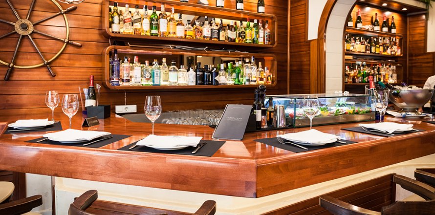 Commercial property à Barcelona, Espagne 304 m2 No. 141076