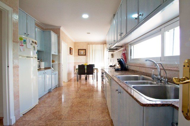 Villa en Torrevieja, Alicante, España 5 dormitorios, 490 m2 No. 80159