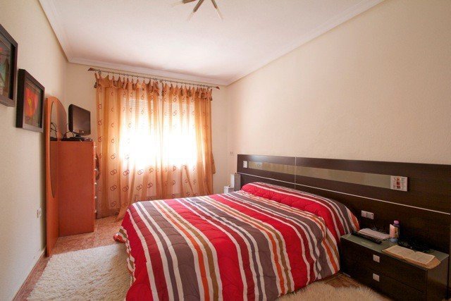 Villa en Torrevieja, Alicante, España 5 dormitorios, 490 m2 No. 80159