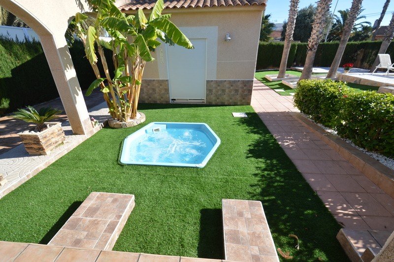 Villa en Torrevieja, Alicante, España 5 dormitorios, 490 m2 No. 80159