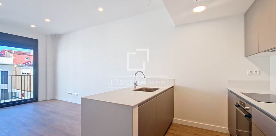 Apartment in Vilanova i la Geltru, Barcelona, Spain 2 bedrooms, 80 sq.m. No. 161471