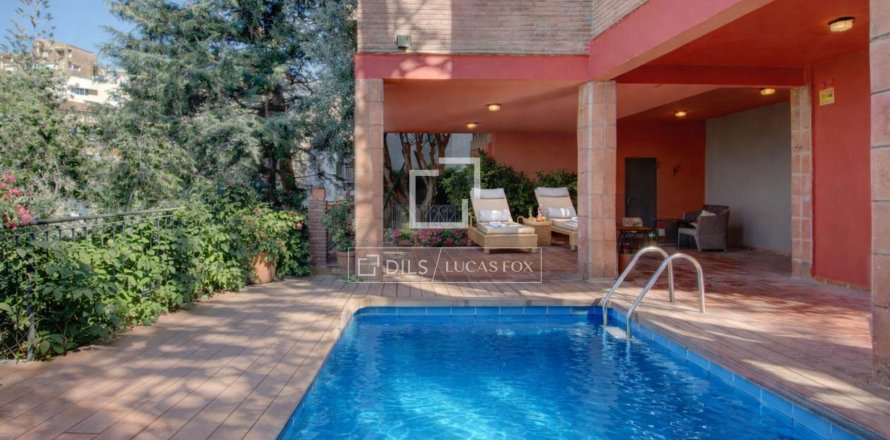 Villa a Esplugues de Llobregat, Barcelona, Spagna 4 camere da letto, 200 mq. N° 161475