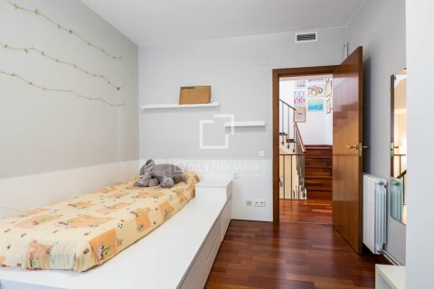 Villa for rent in Castelldefels, Barcelona, Spain 5 bedrooms, 302 sq.m. No. 161474 - photo 9