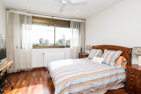 Villa for rent in Castelldefels, Barcelona, Spain 5 bedrooms, 302 sq.m. No. 161474 - photo 4