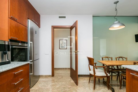 Villa for rent in Castelldefels, Barcelona, Spain 5 bedrooms, 302 sq.m. No. 161474 - photo 23