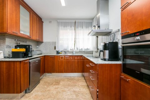 Villa for rent in Castelldefels, Barcelona, Spain 5 bedrooms, 302 sq.m. No. 161474 - photo 19