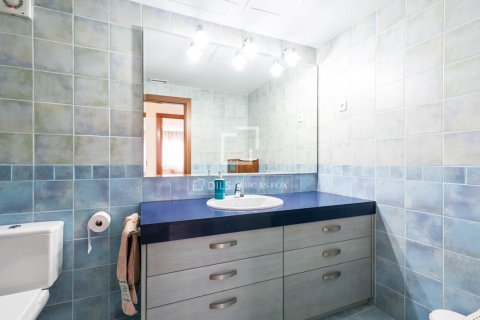 Villa for rent in Castelldefels, Barcelona, Spain 5 bedrooms, 302 sq.m. No. 161474 - photo 11