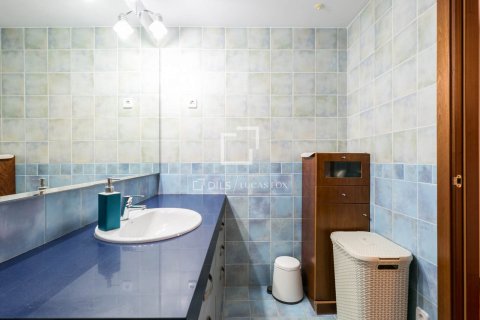 Villa for rent in Castelldefels, Barcelona, Spain 5 bedrooms, 302 sq.m. No. 161474 - photo 12