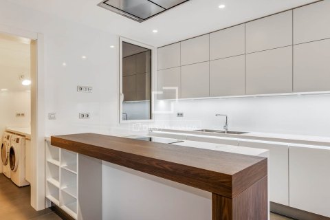 Wohnung zur Miete in Barcelona, Spanien 4 Schlafzimmer, 230 m2 Nr. 161472 - Foto 9