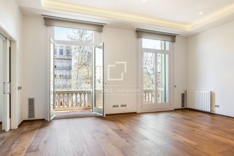 Lägenhet i Barcelona, Spanien 4 sovrum, 230 kvm. Nr. 161472