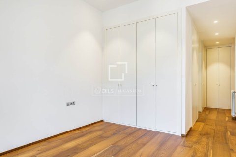 Wohnung zur Miete in Barcelona, Spanien 4 Schlafzimmer, 230 m2 Nr. 161472 - Foto 14