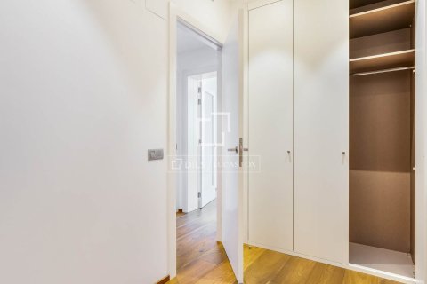 Wohnung zur Miete in Barcelona, Spanien 4 Schlafzimmer, 230 m2 Nr. 161472 - Foto 16