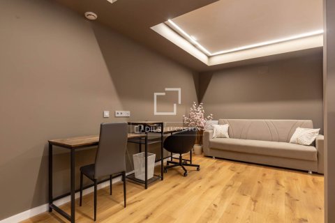 Villa for rent in Esplugues de Llobregat, Barcelona, Spain 3 bedrooms, 240 sq.m. No. 161473 - photo 7