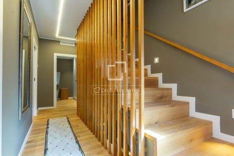 Villa i Esplugues de Llobregat, Barcelona, Spanien 3 sovrum, 240 kvm. Nr. 161473