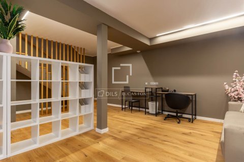 Villa for rent in Esplugues de Llobregat, Barcelona, Spain 3 bedrooms, 240 sq.m. No. 161473 - photo 9