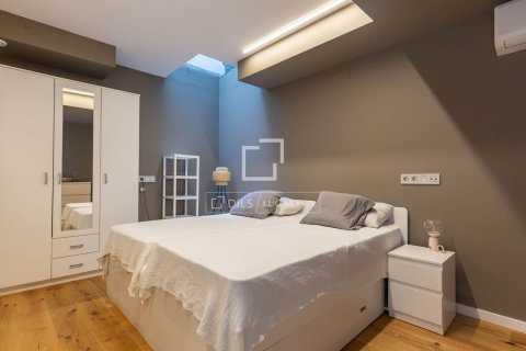 Villa for rent in Esplugues de Llobregat, Barcelona, Spain 3 bedrooms, 240 sq.m. No. 161473 - photo 10