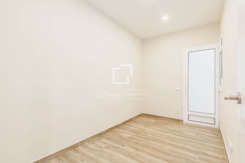 Apartment à vendre à Barcelona, Espagne, 4 chambres, 70 m2 No. 161469 - photo 28