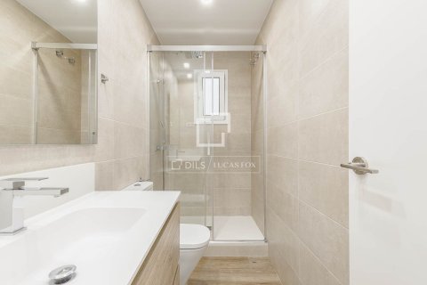 Apartment à vendre à Barcelona, Espagne, 4 chambres, 70 m2 No. 161469 - photo 21