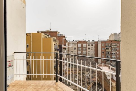 Apartment à vendre à Barcelona, Espagne, 4 chambres, 70 m2 No. 161469 - photo 16