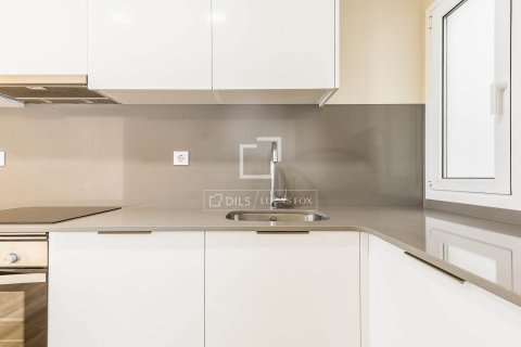 Apartment à vendre à Barcelona, Espagne, 4 chambres, 70 m2 No. 161469 - photo 11