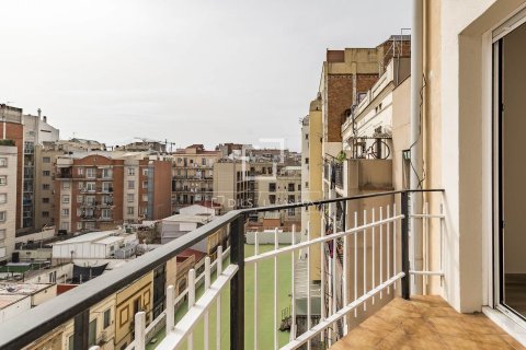 Apartment à vendre à Barcelona, Espagne, 4 chambres, 70 m2 No. 161469 - photo 15
