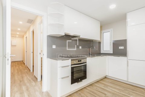 Apartment à vendre à Barcelona, Espagne, 4 chambres, 70 m2 No. 161469 - photo 10