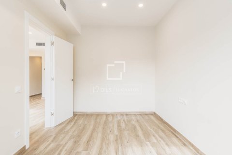 Apartment à vendre à Barcelona, Espagne, 4 chambres, 70 m2 No. 161469 - photo 13