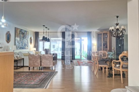 Casa in vendita a Marbella, Malaga, Spagna 4 camere da letto, 140 mq. N° 160048 - foto 2