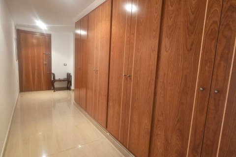 Huoneisto myytävänä Sant Carles De La Rapita, Tarragona, Espanja, 3 makuuhuonetta, 121 m2 No. 152328 - kuva 18