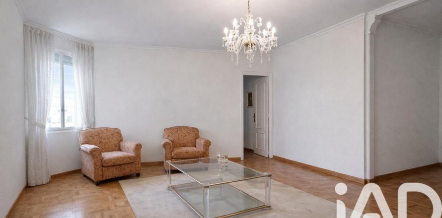 Apartment à Madrid, Espagne 4 chambres, 97 m2 No. 152334