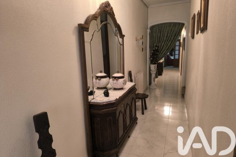 Huvila myytävänä Nava del Rey, Valladolid, Espanja, 6 makuuhuonetta, 354 m2 No. 184846 - kuva 2