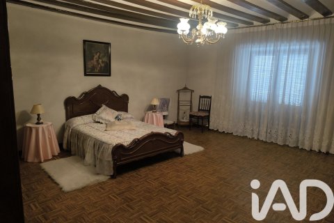 Huvila myytävänä Nava del Rey, Valladolid, Espanja, 6 makuuhuonetta, 354 m2 No. 184846 - kuva 21