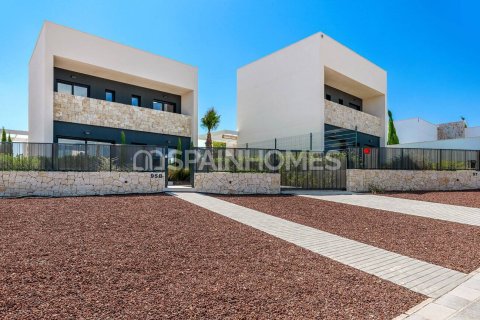 Villa for sale in Pilar de la Horadada, Alicante, Spain 3 bedrooms, 149 sq.m. No. 69496 - photo 4