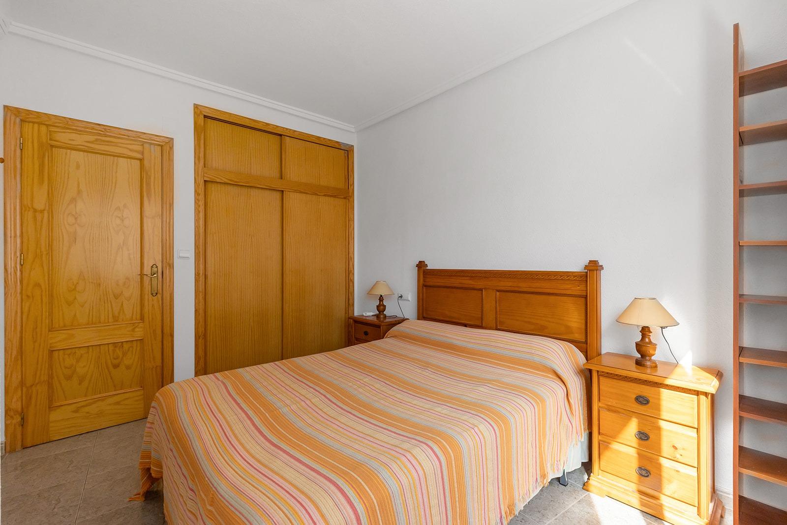 Apartment in Torrevieja, Alicante, Spain 2 bedrooms,  No. 184401