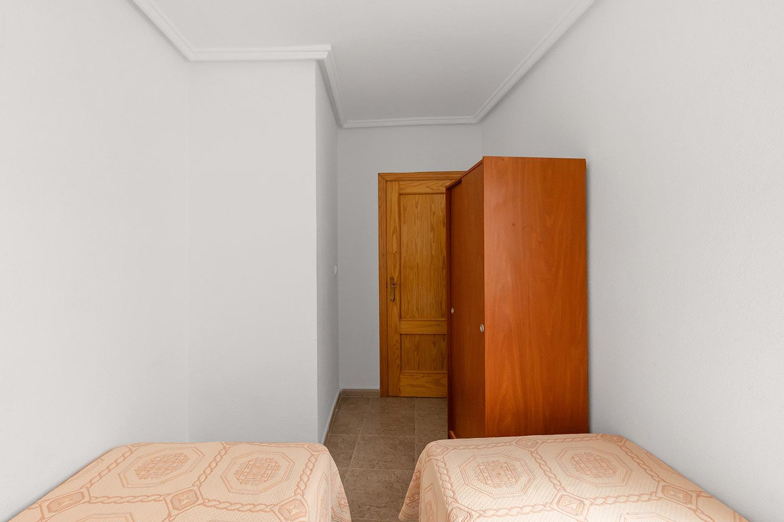 Apartment in Torrevieja, Alicante, Spain 2 bedrooms,  No. 184401