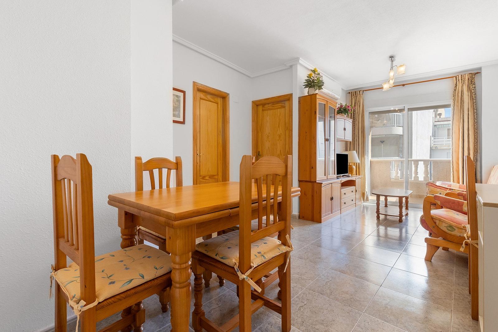 Apartment in Torrevieja, Alicante, Spain 2 bedrooms,  No. 184401