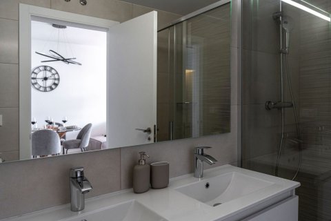 Продажа квартиры в Бенидорм, Аликанте, Испания 1 спальня, 80м2 №155308 - фото 12