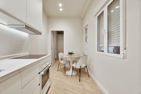 Apartament w Madrid, Hiszpania 2 sypialnie, 65 mkw. nr 179749 – zdjęcie 6