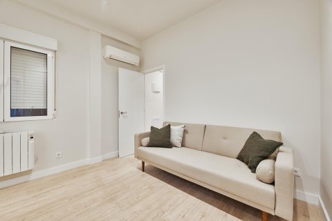 Apartament w Madrid, Hiszpania 2 sypialnie, 65 mkw. nr 179749 – zdjęcie 3