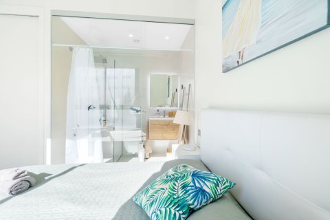 Apartment for sale in Torrevieja, Alicante, Spain 3 bedrooms, 86 sq.m. No. 179752 - photo 16
