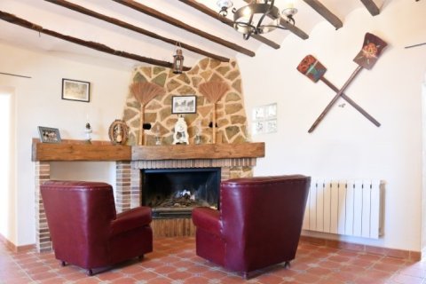 Villa for sale in Pinoso, Alicante, Spain 4 bedrooms,  No. 164481 - photo 5