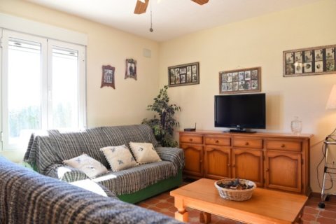 Villa for sale in Pinoso, Alicante, Spain 4 bedrooms,  No. 164481 - photo 3