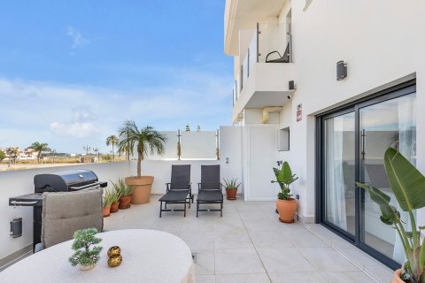 Apartment for sale in Los Alcazares, Murcia, Spain 2 bedrooms,  No. 164483 - photo 2
