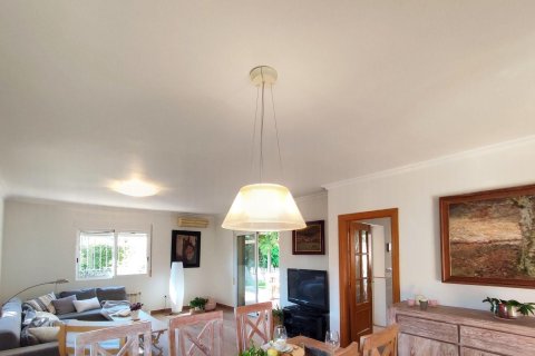 Villa en venta en Alicante, España 4 dormitorios, 264 m2 No. 186937 - foto 7