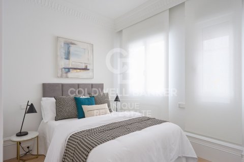 Apartamento en venta en Madrid, España 3 dormitorios, 90 m2 No. 157887 - foto 13