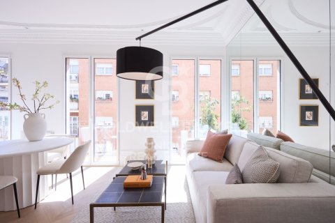 Apartamento en venta en Madrid, España 3 dormitorios, 90 m2 No. 157887 - foto 9