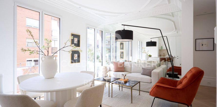 Apartamento en Madrid, España 3 dormitorios, 90 m2 No. 157887