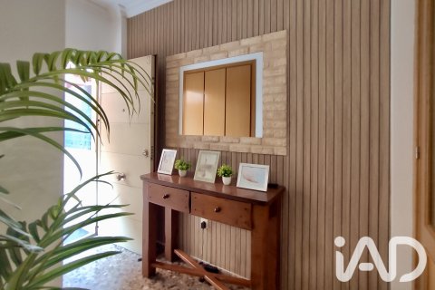 Townhouse à vendre à Sagunto, Valencia, Espagne, 5 chambres, 161 m2 No. 195119 - photo 4