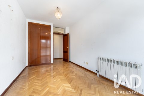 Продажа квартиры в Мадрид, Испания 3 спальни, 148м2 №195120 - фото 25
